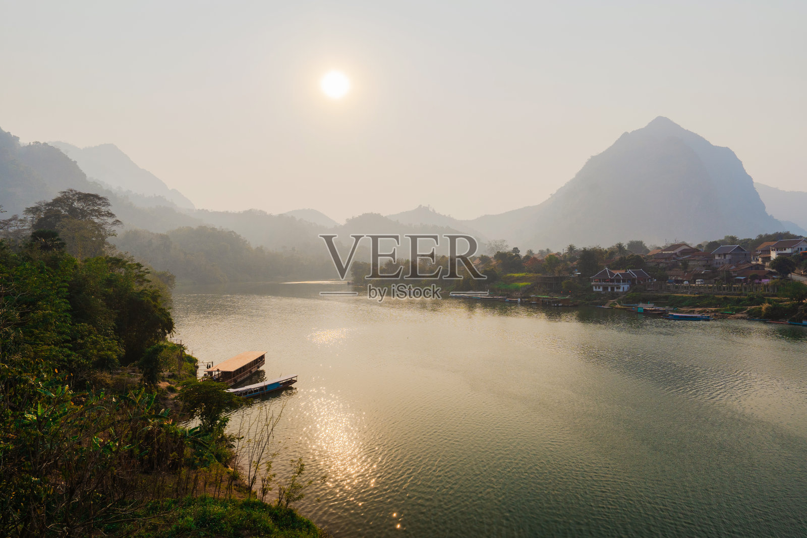 老挝的河流风景照片摄影图片