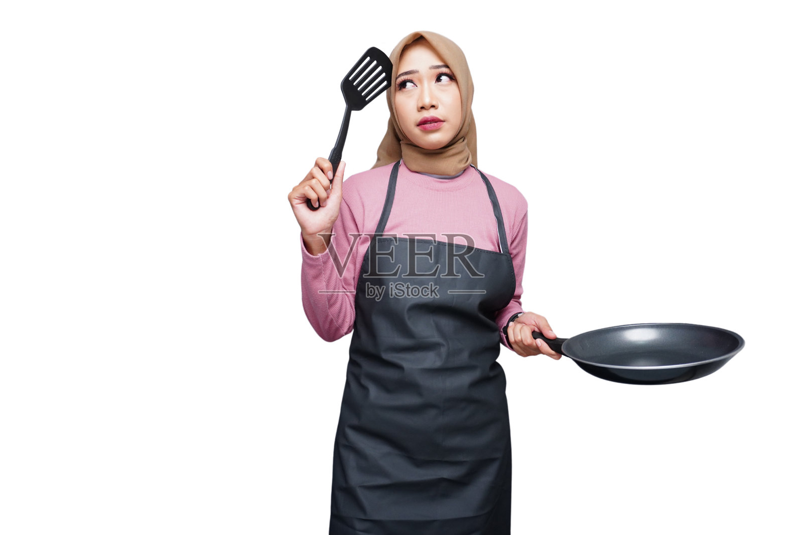 戴头巾的穆斯林女厨师被隔离在白色背景下照片摄影图片