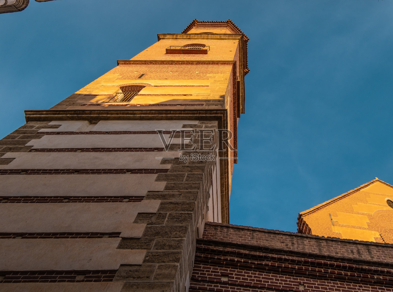 圣殉道者教堂西里亚科和保拉的美丽景色。照片摄影图片