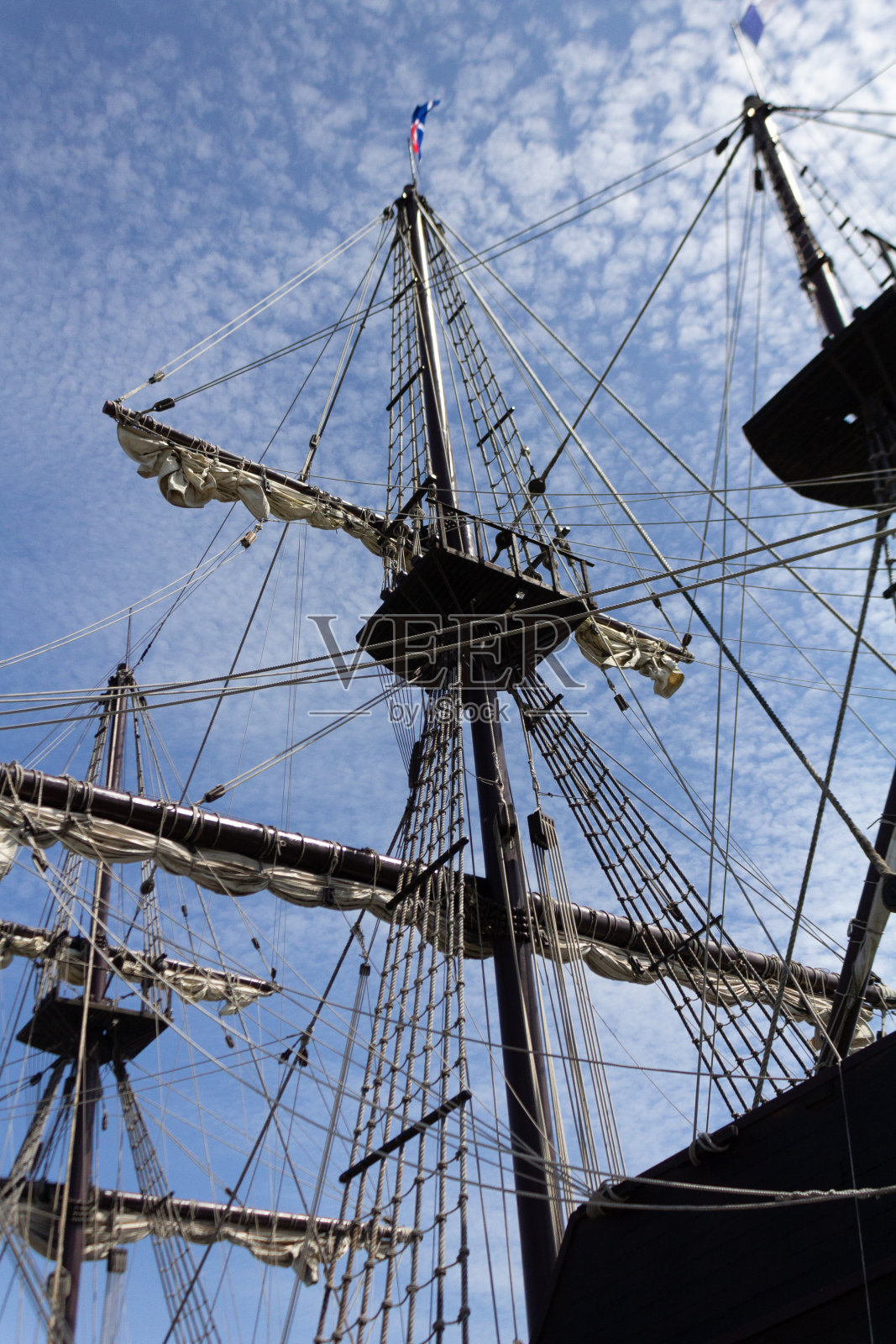 圣马洛港一艘旧船的俯视图照片摄影图片