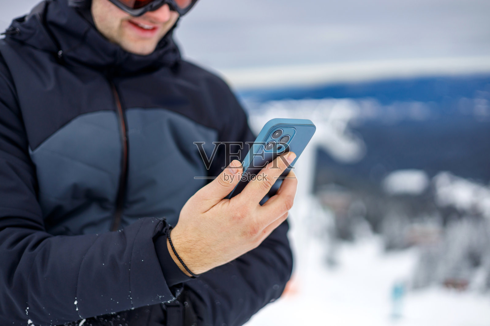 滑雪者的停顿照片摄影图片
