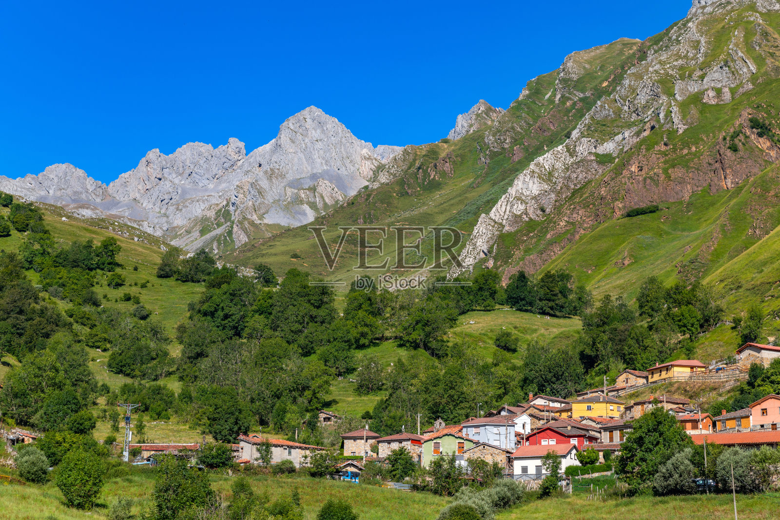 图伊扎村照片摄影图片