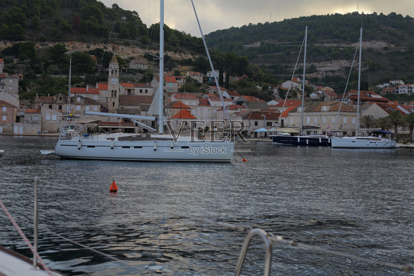 克罗地亚维斯岛的黄昏照片摄影图片