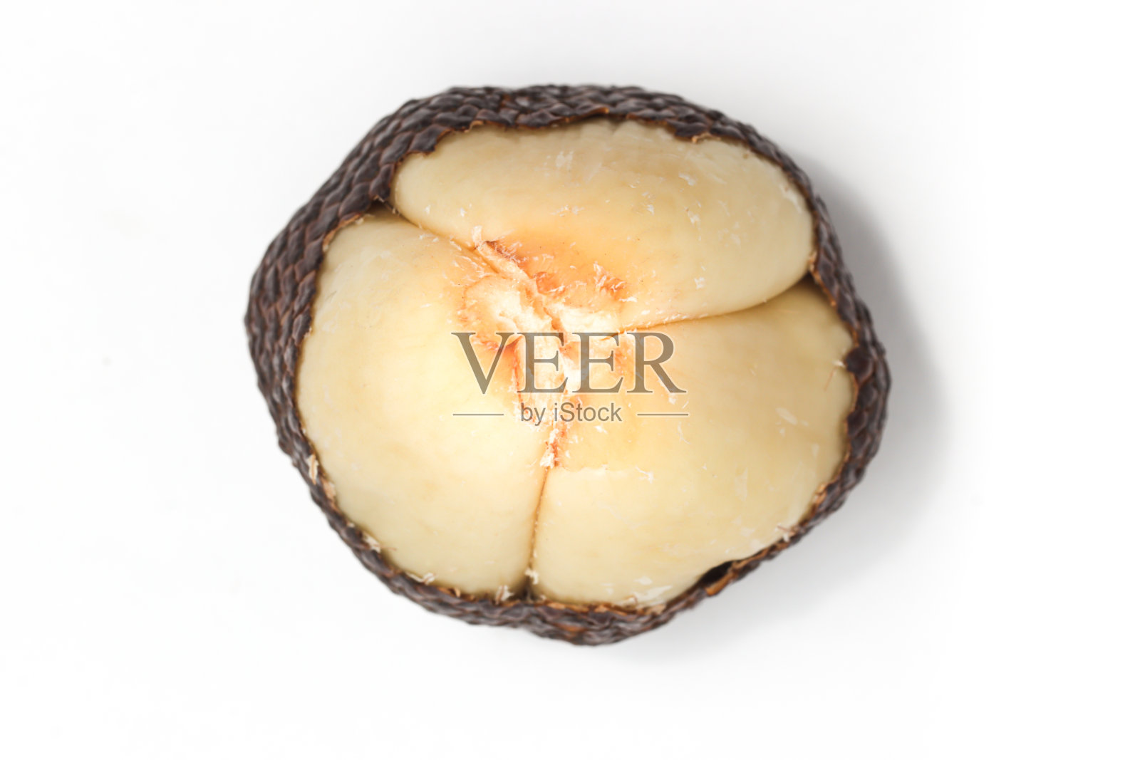 半去皮的新鲜有机蛇果美味的顶部视图隔离在白色背景剪辑路径照片摄影图片