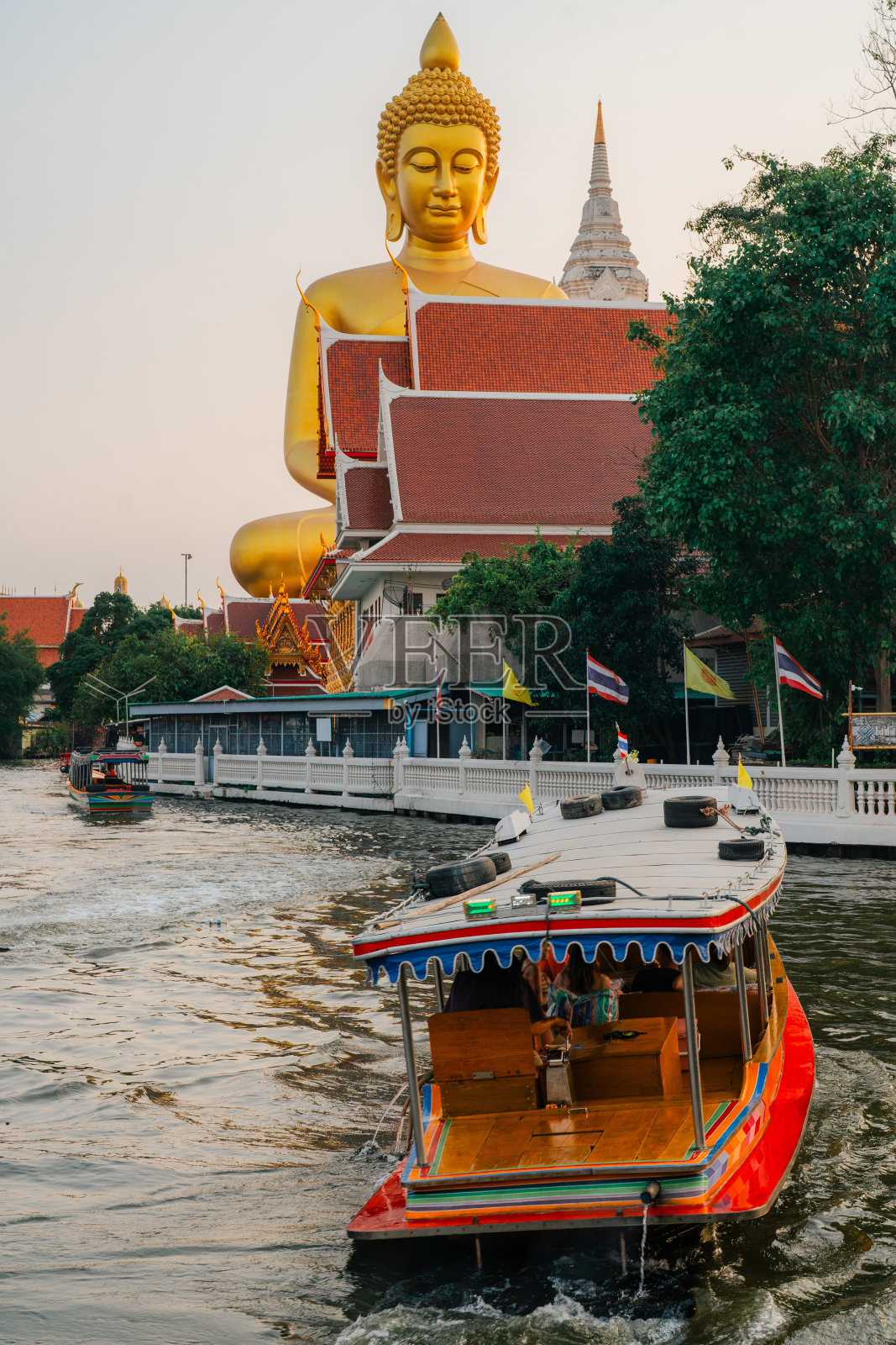 曼谷的大金佛照片摄影图片