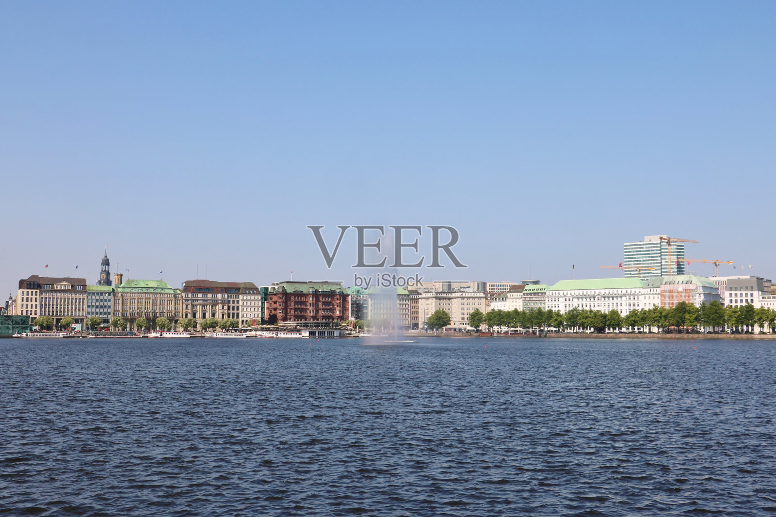 汉堡天际线和阿尔斯特湖照片摄影图片