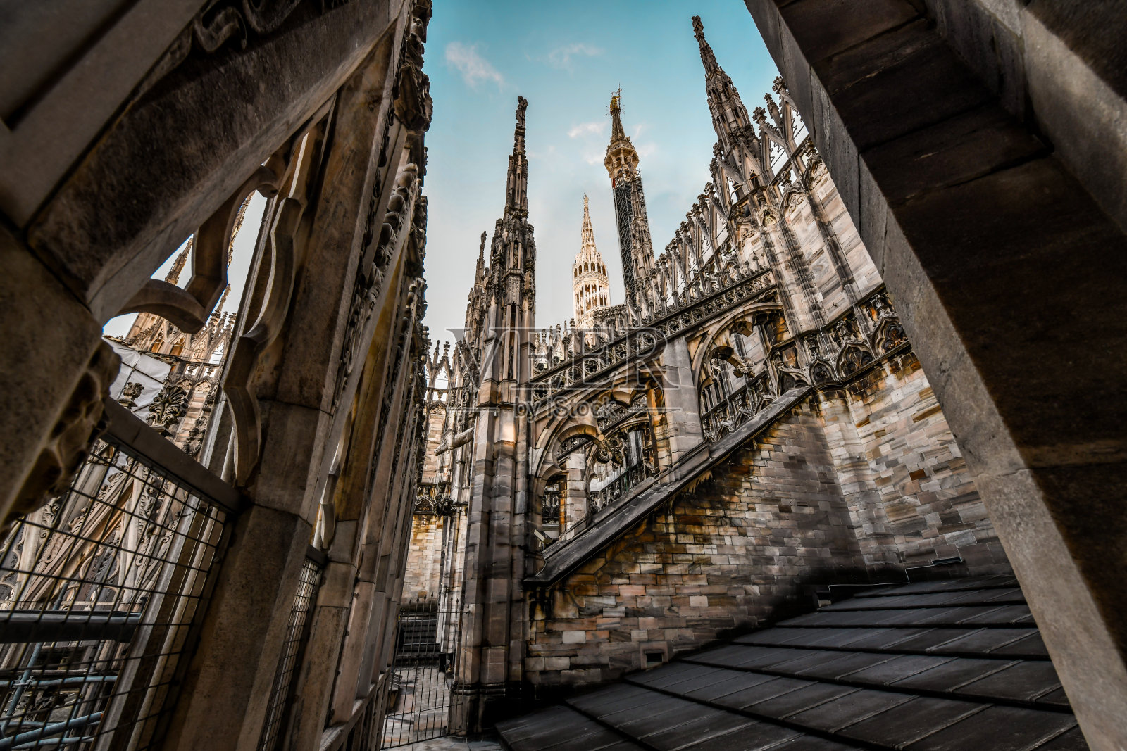 意大利米兰大教堂的屋顶照片摄影图片