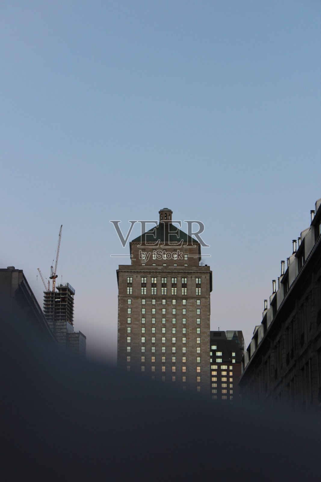 金色黎明:拥抱古老建筑的魅力照片摄影图片