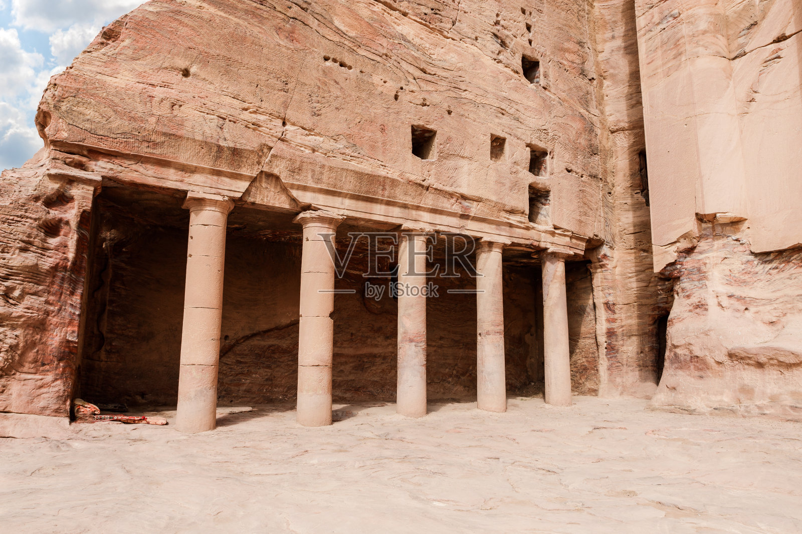 佩特拉古城纳巴泰王国的大神庙考古遗址照片摄影图片