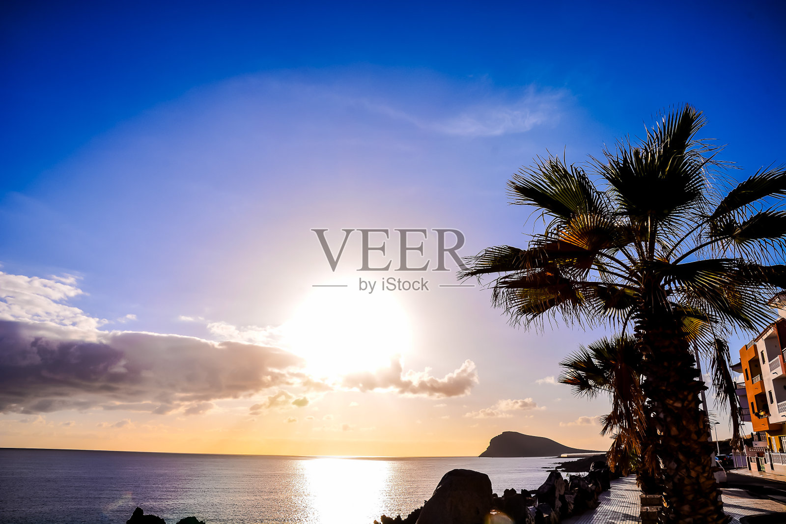 美丽的彩色日落照片摄影图片