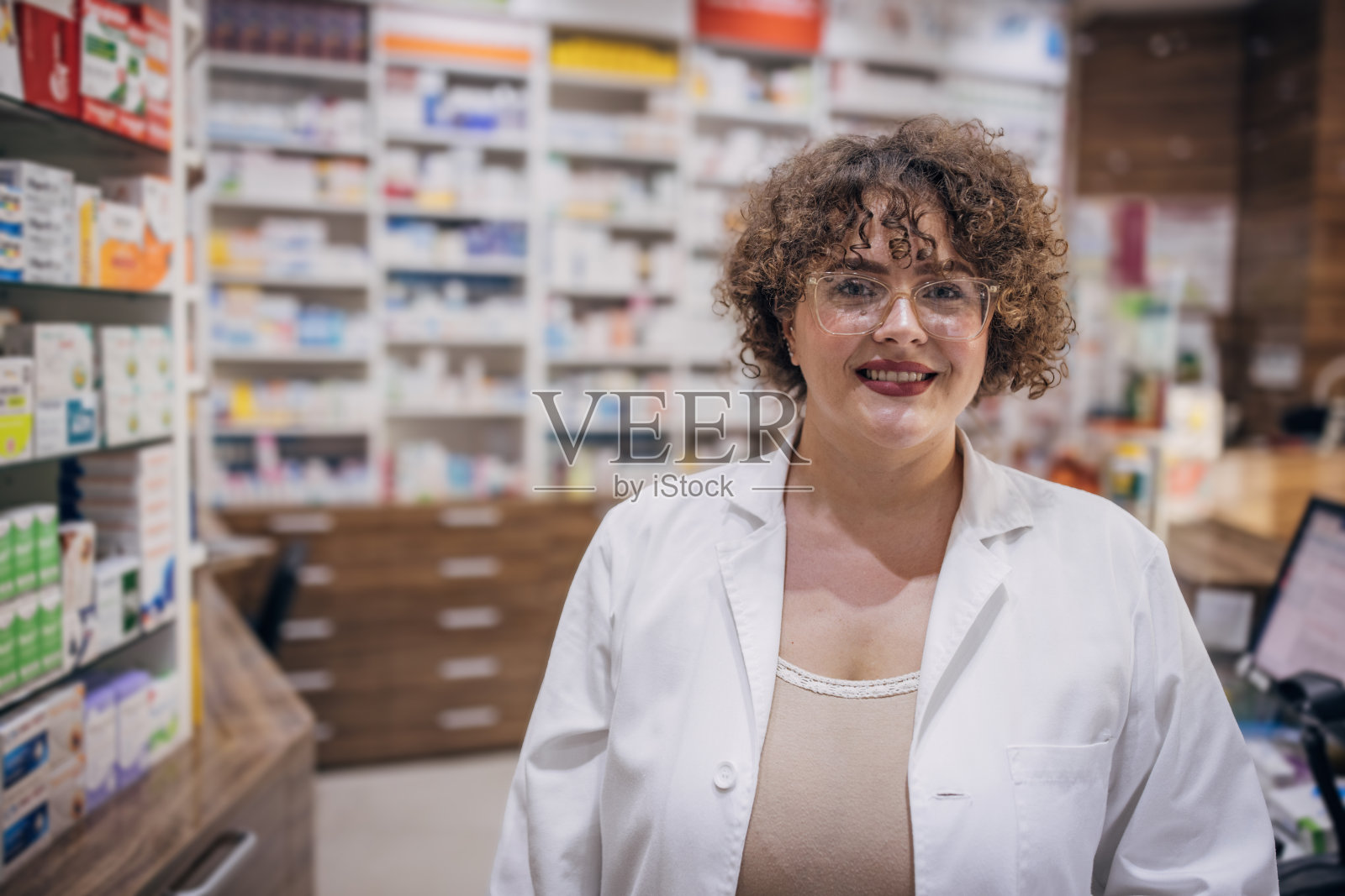 女药剂师照片摄影图片