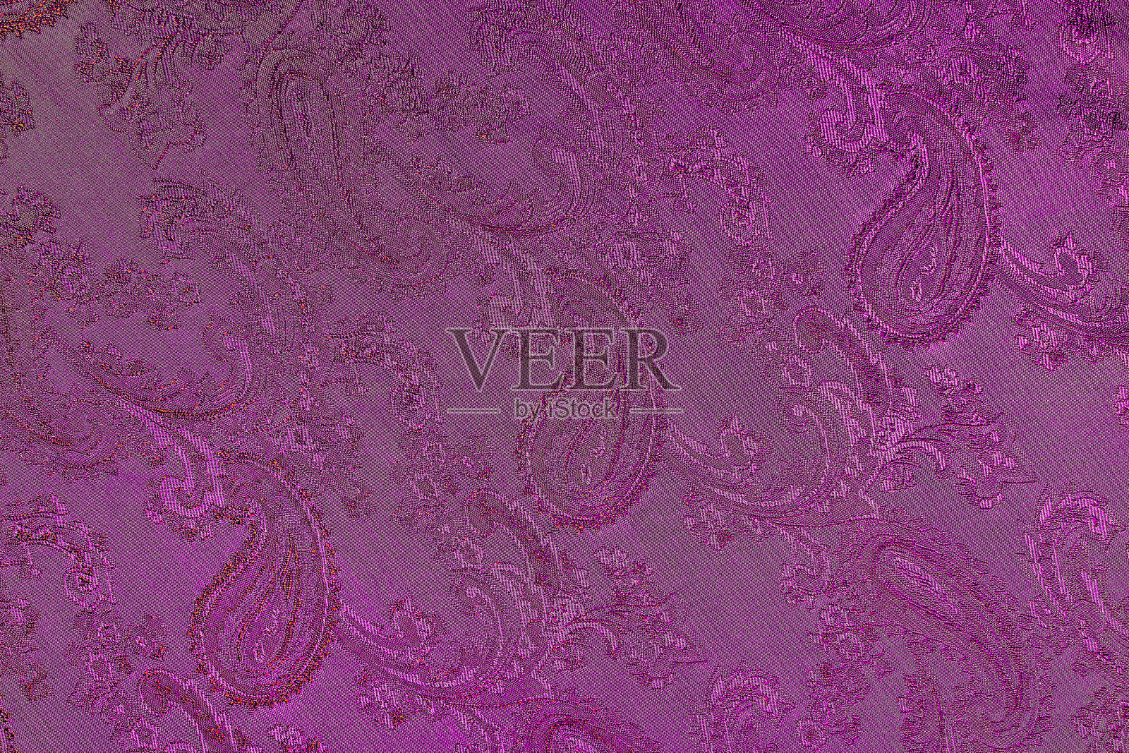 紫色粉色神话般的神秘背景与奇异的叶子和花朵照片摄影图片