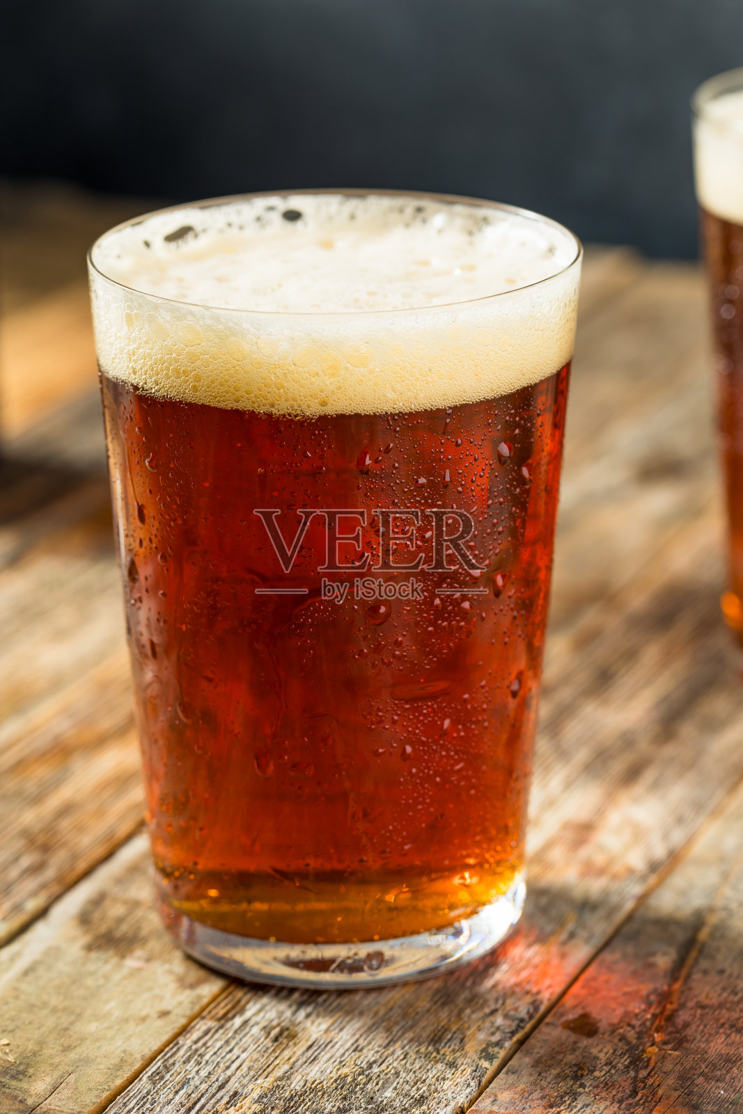 酒精冷暗琥珀精酿啤酒照片摄影图片