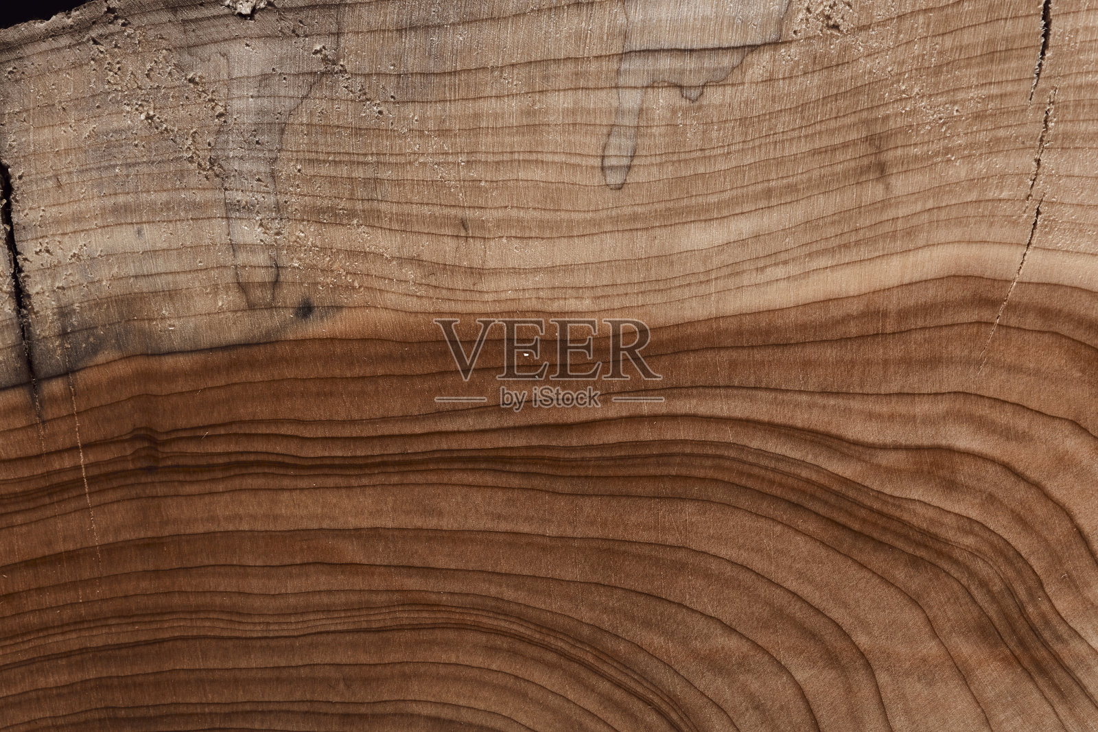 白色背景上的木制砧板照片摄影图片