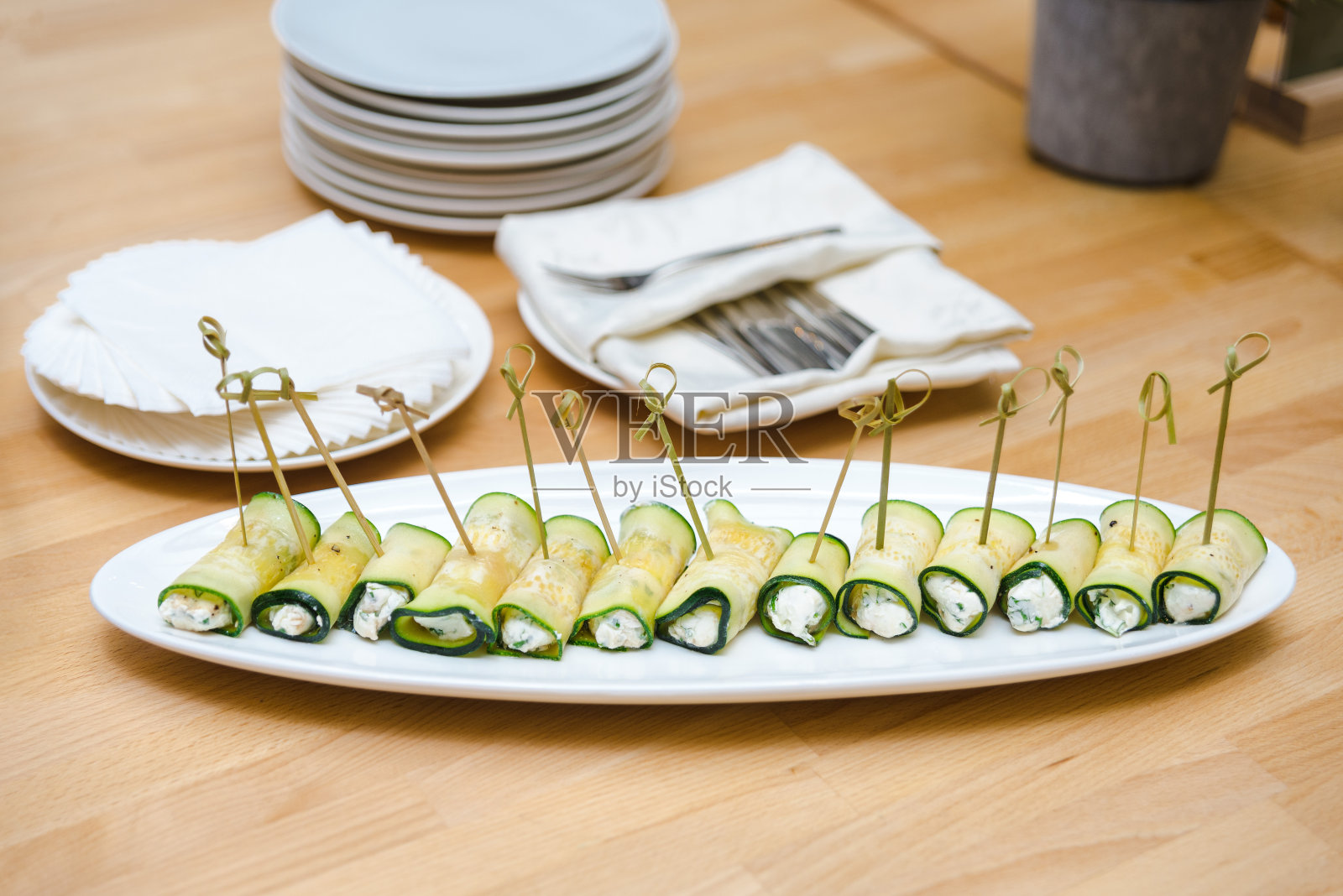 西葫芦卷配奶油芝士馅照片摄影图片