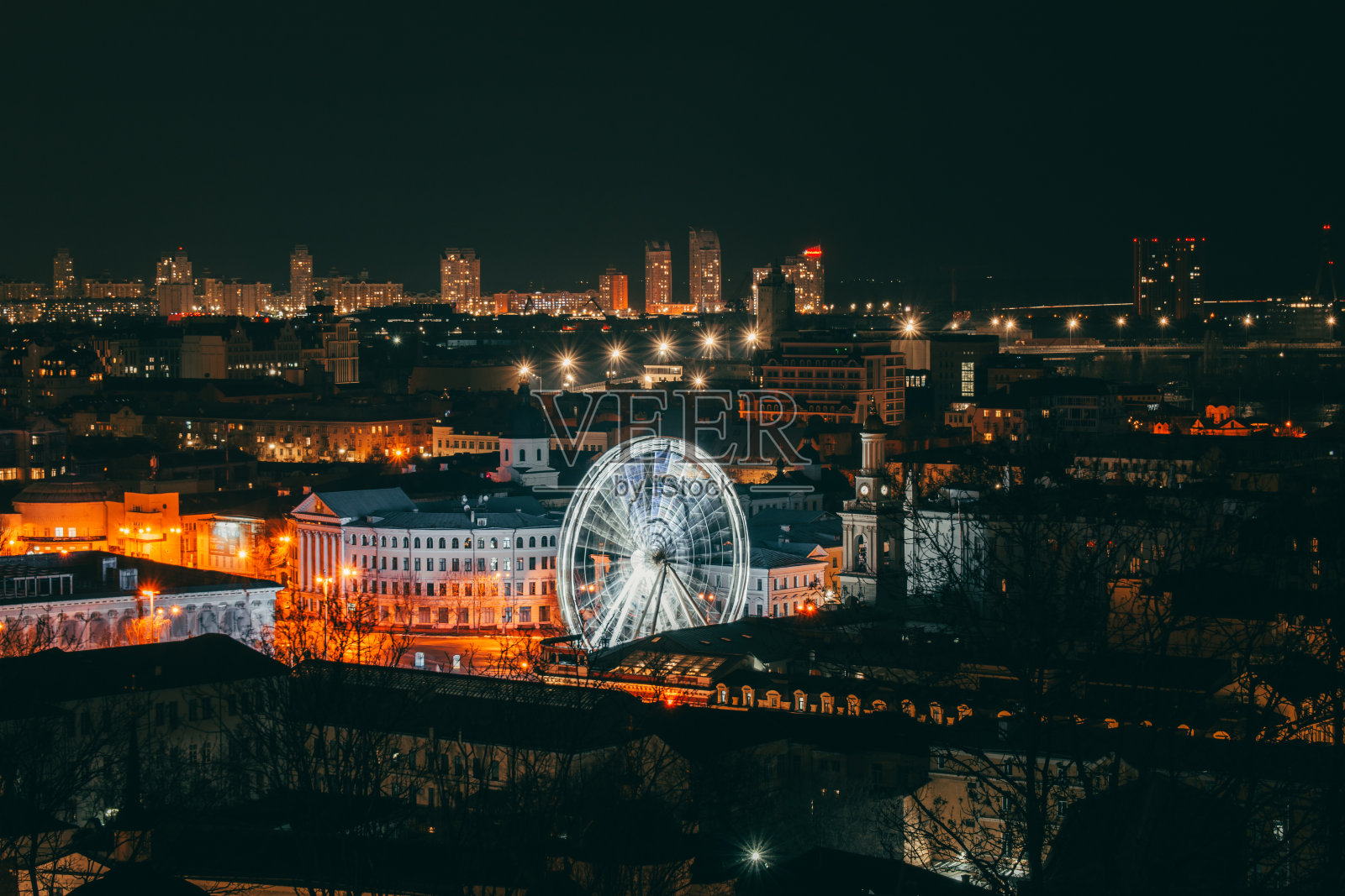 夕阳下的契约广场照片摄影图片