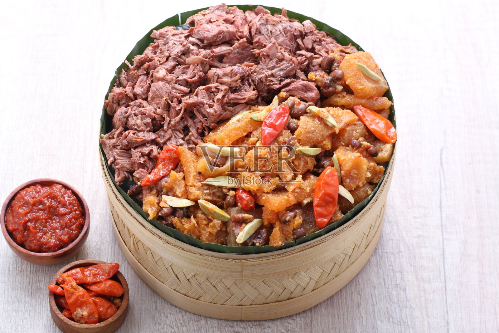 日惹的印尼传统食物照片摄影图片