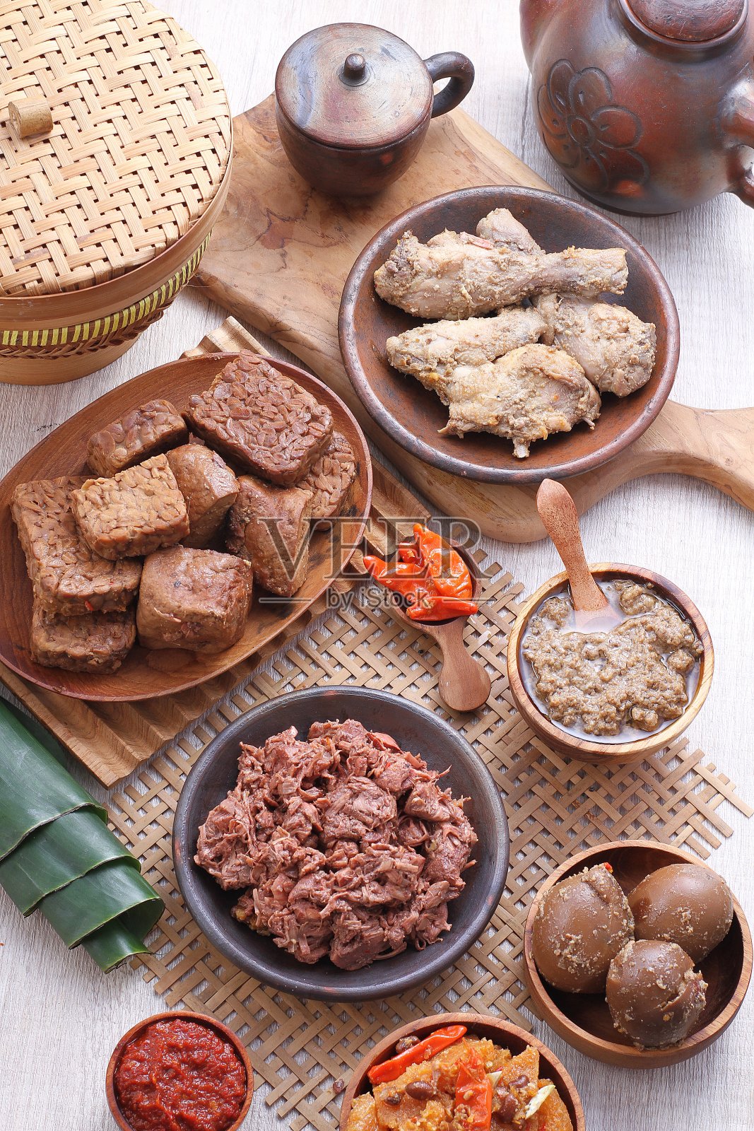 日惹的印尼传统食物照片摄影图片