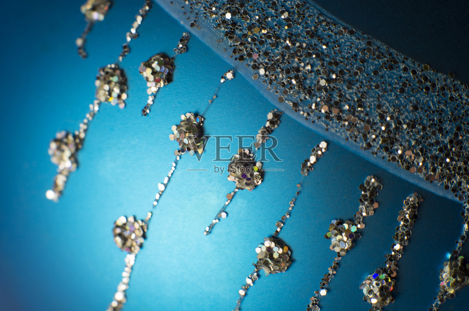 蓝色背景与闪光,微距照片摄影图片