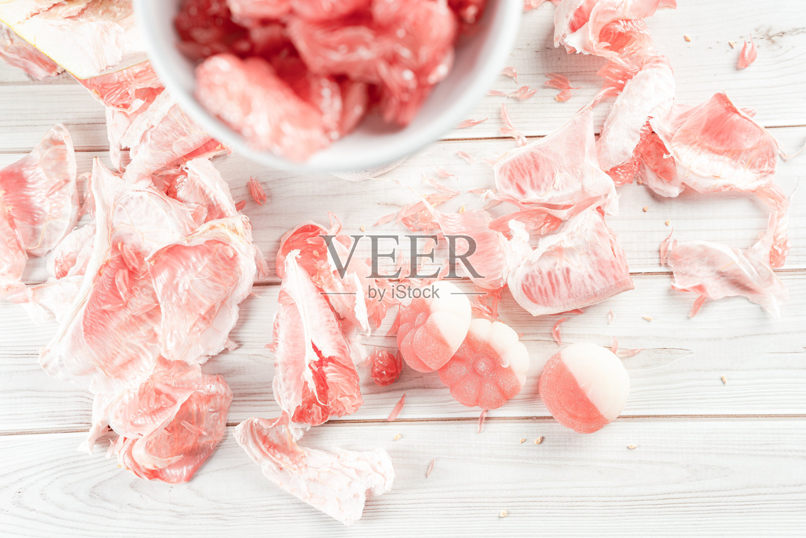 桌上的葡萄柚照片摄影图片