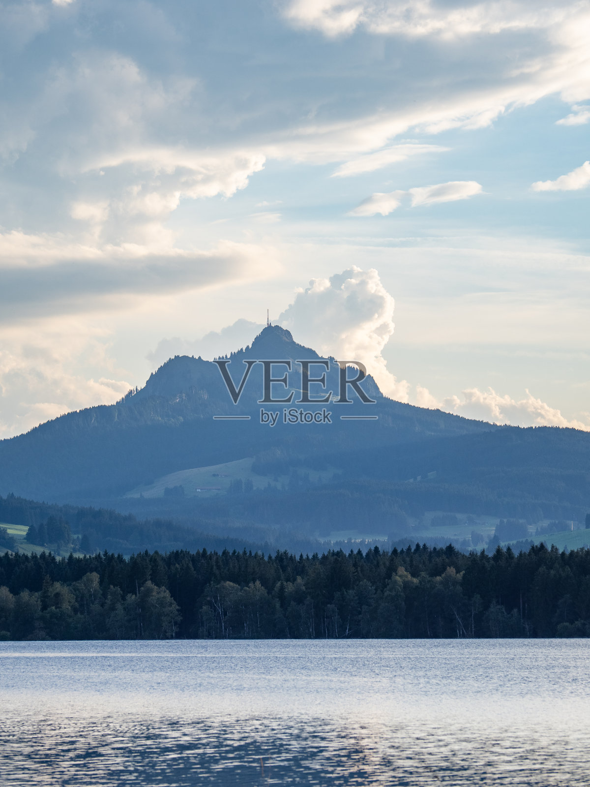 德国巴伐利亚州的格伦滕西湖照片摄影图片