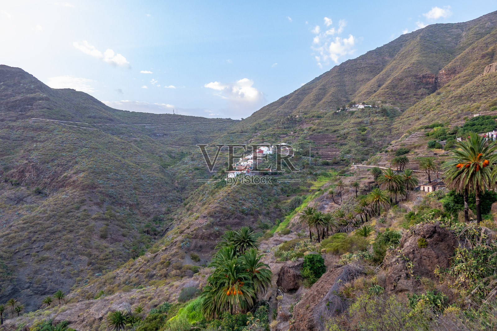 日落在特内里费岛的马斯卡村照片摄影图片