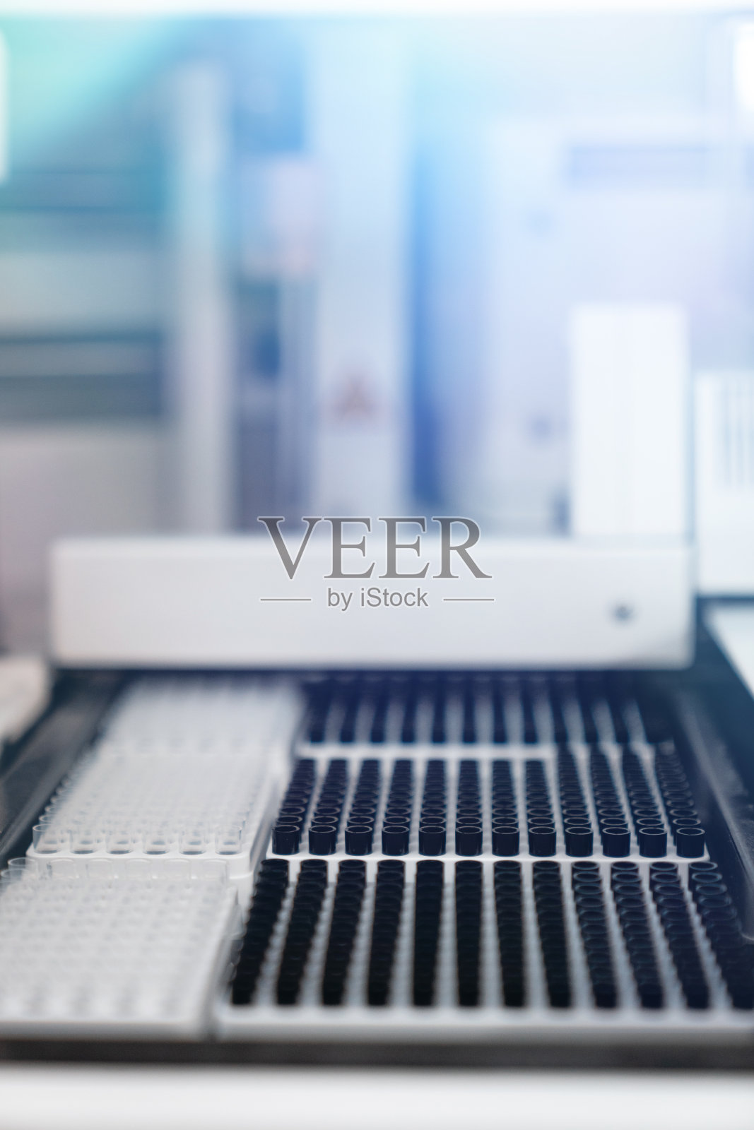 医学实验室的生物化学机器。先进的医疗设备。照片摄影图片