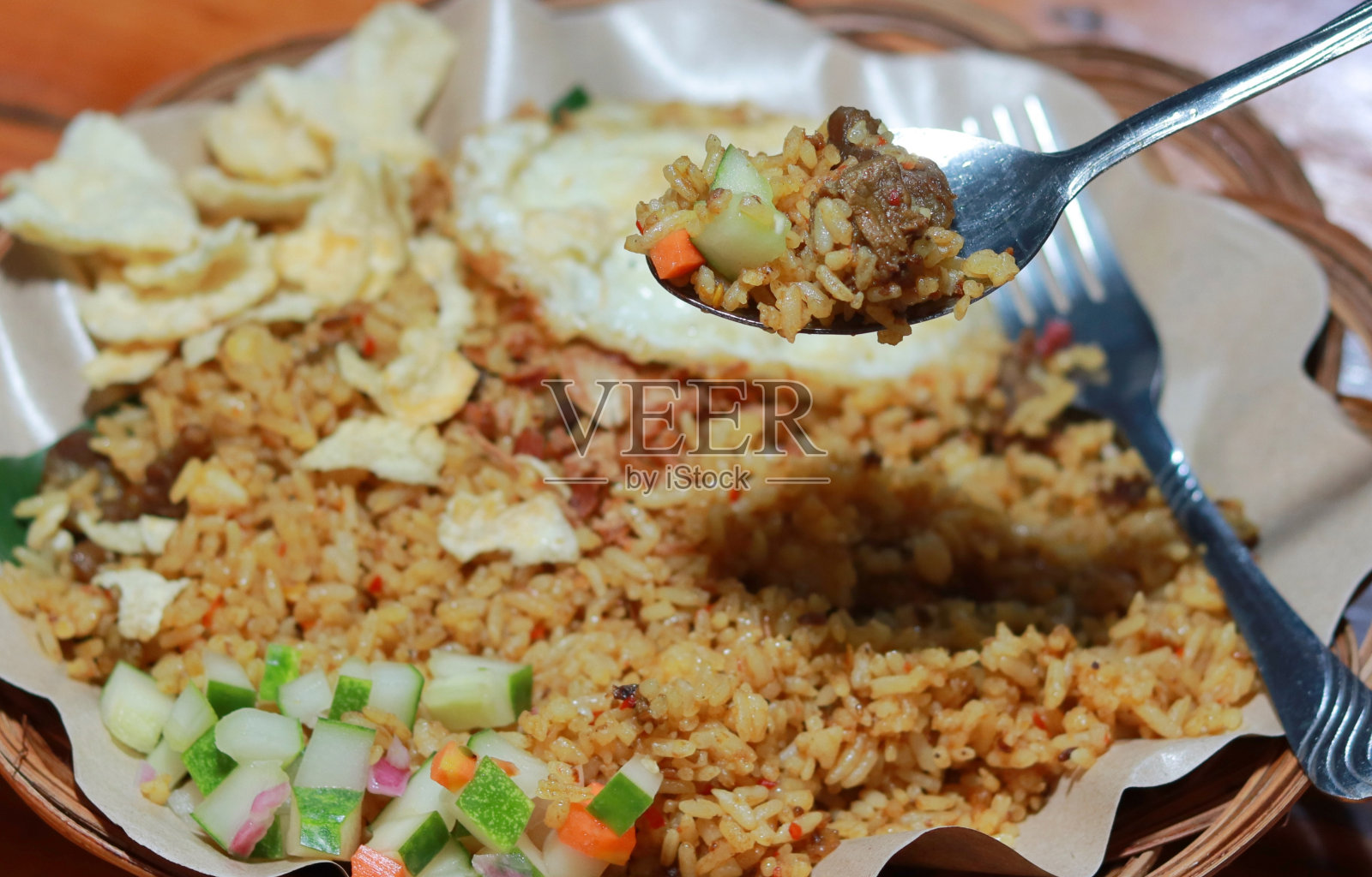 牛肉蛋炒饭照片摄影图片