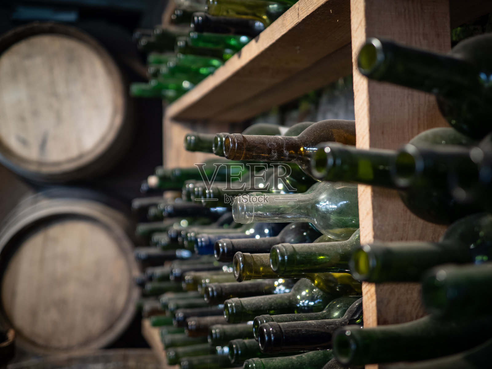 古老而古老的酒窖照片摄影图片