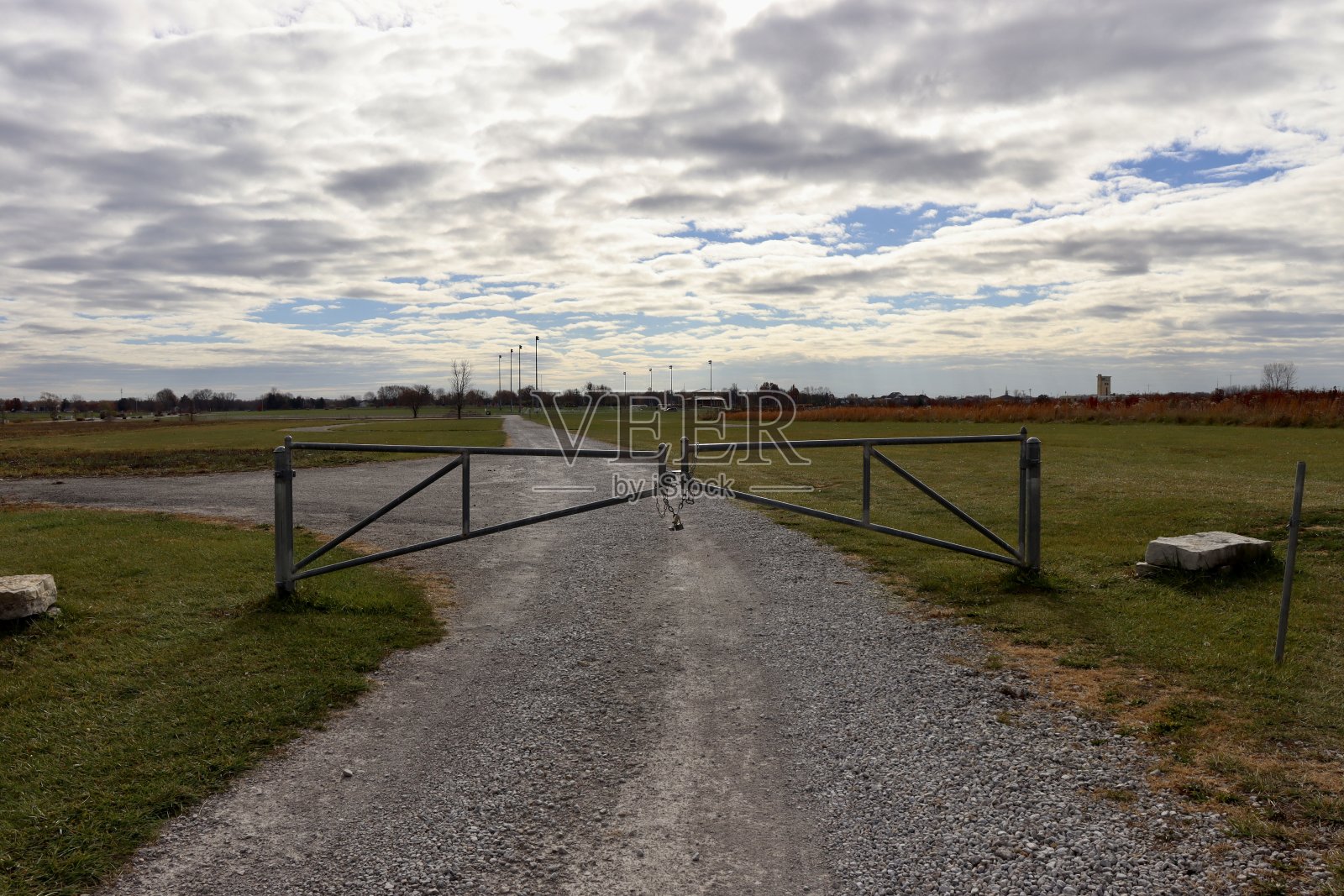 碎石路封闭照片摄影图片