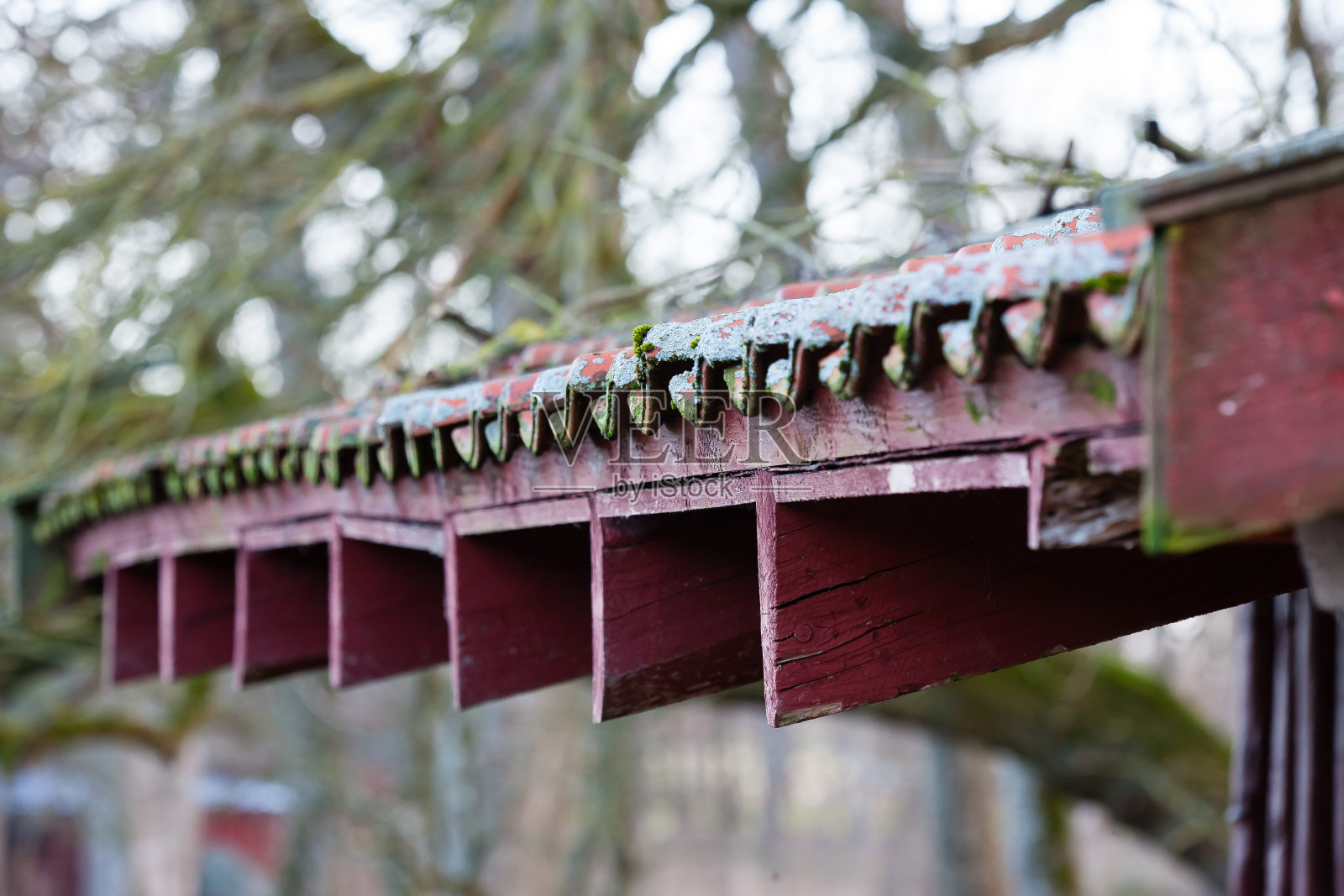 屋顶的一部分清晰和模糊照片摄影图片