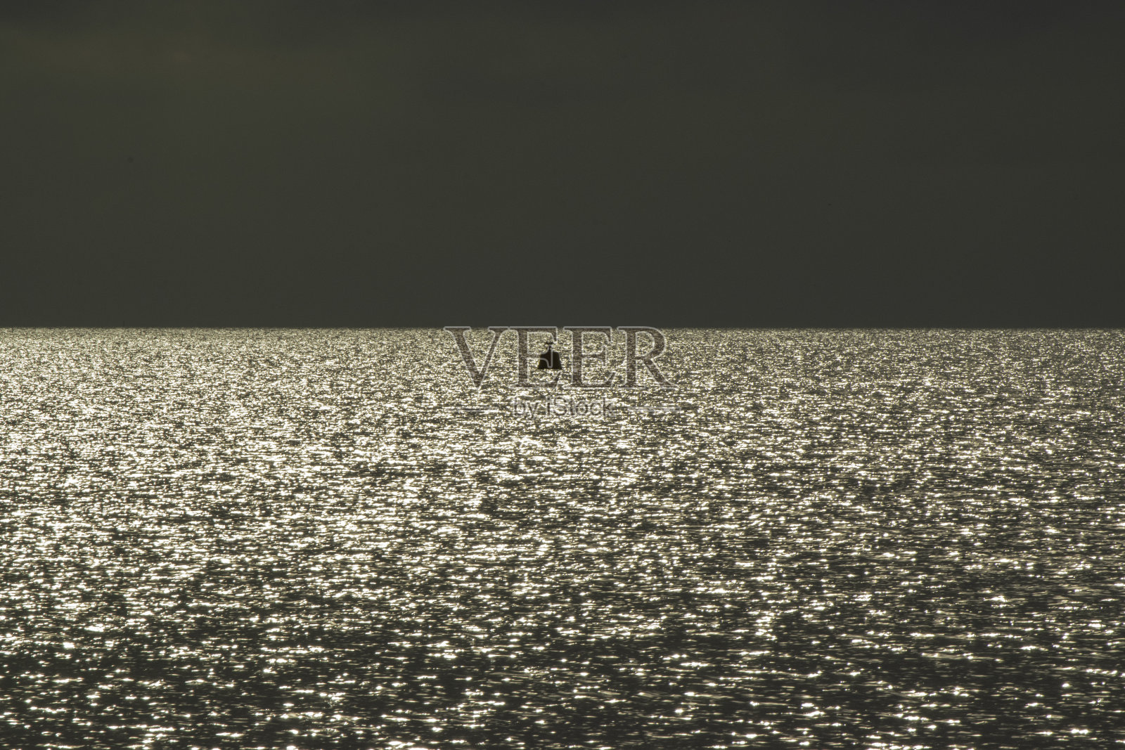海上的浮标照片摄影图片