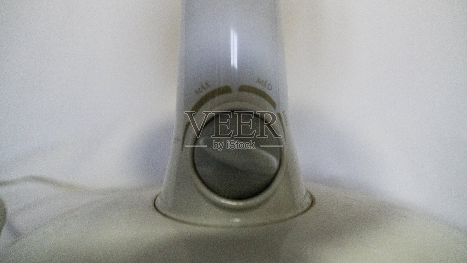 白色小风扇4叶螺旋桨维修照片摄影图片