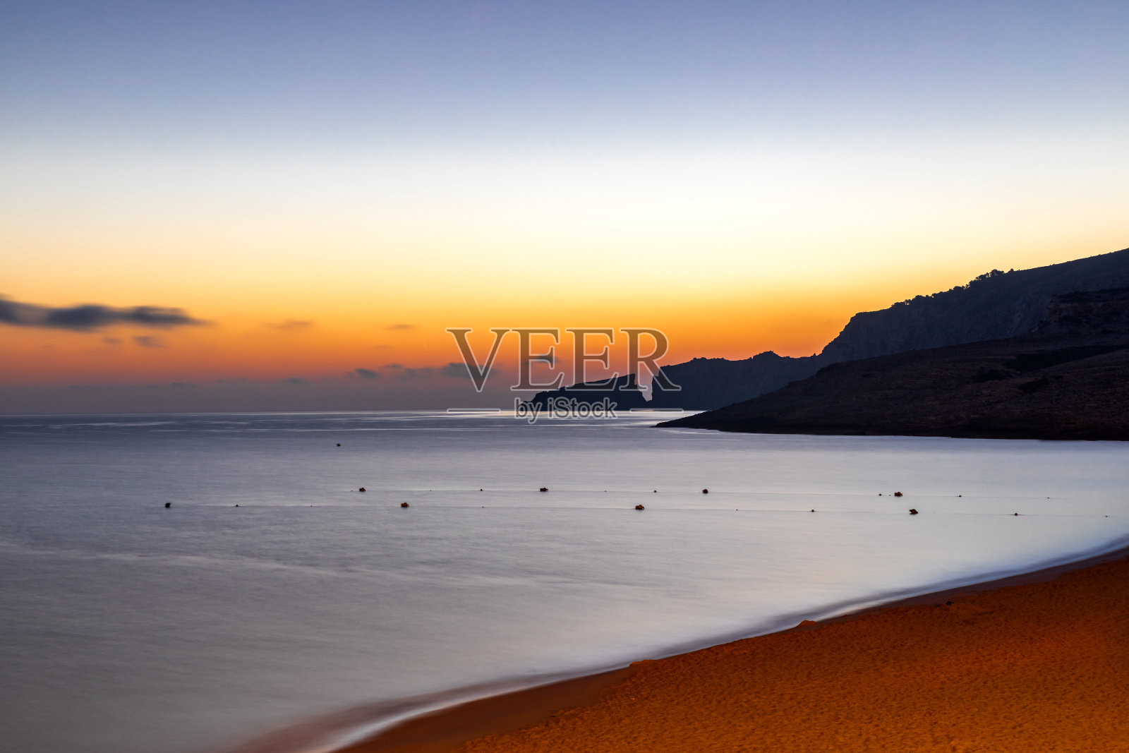 马略卡岛卡拉梅斯基达湾的黎明照片摄影图片