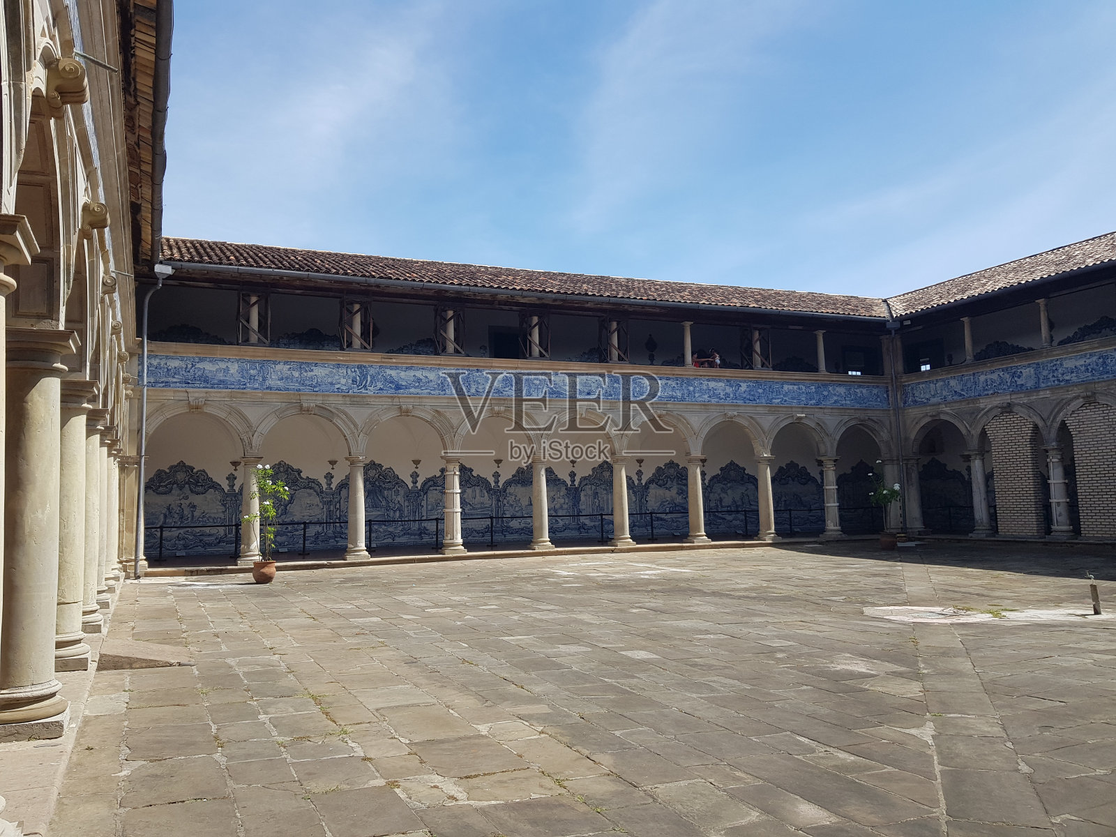 圣弗朗西斯科修道院的教堂和修道院-修道院瓷砖照片摄影图片