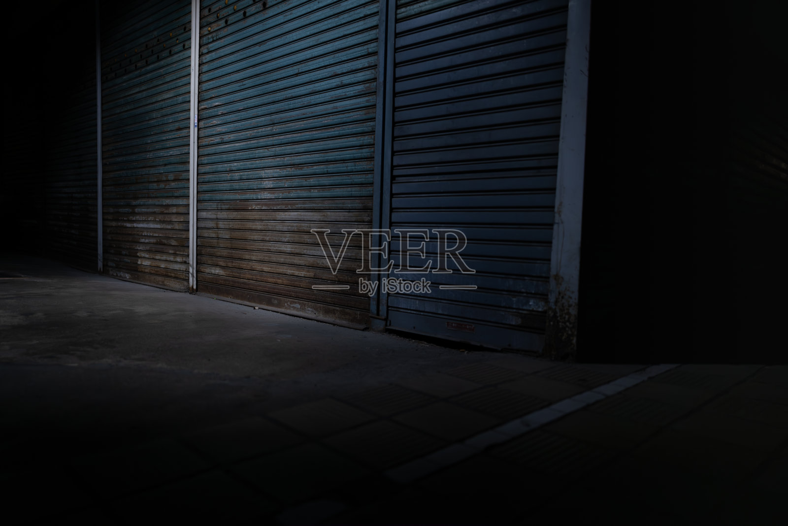 黑暗购物街照片摄影图片