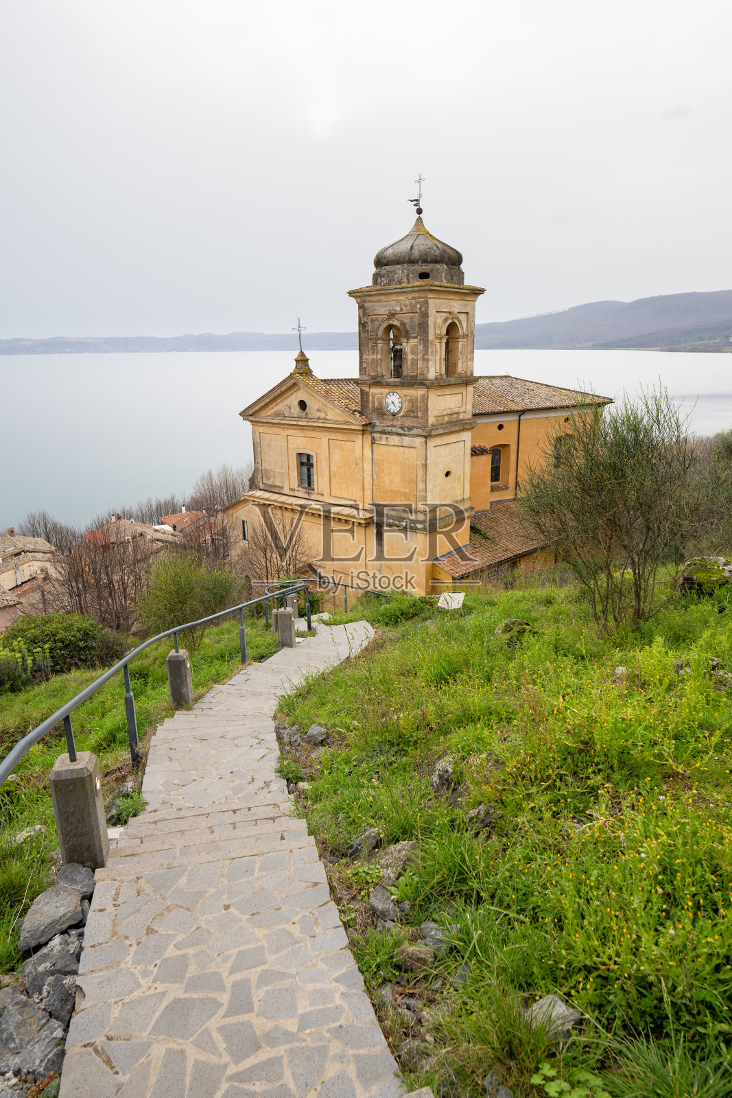 意大利拉齐奥Trevignano Romano的Santa Maria Assunta教堂照片摄影图片