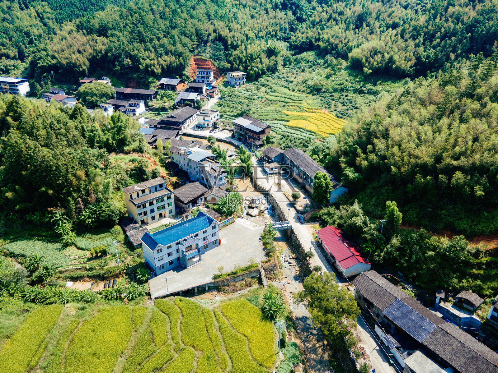 中国山区的乡镇照片摄影图片