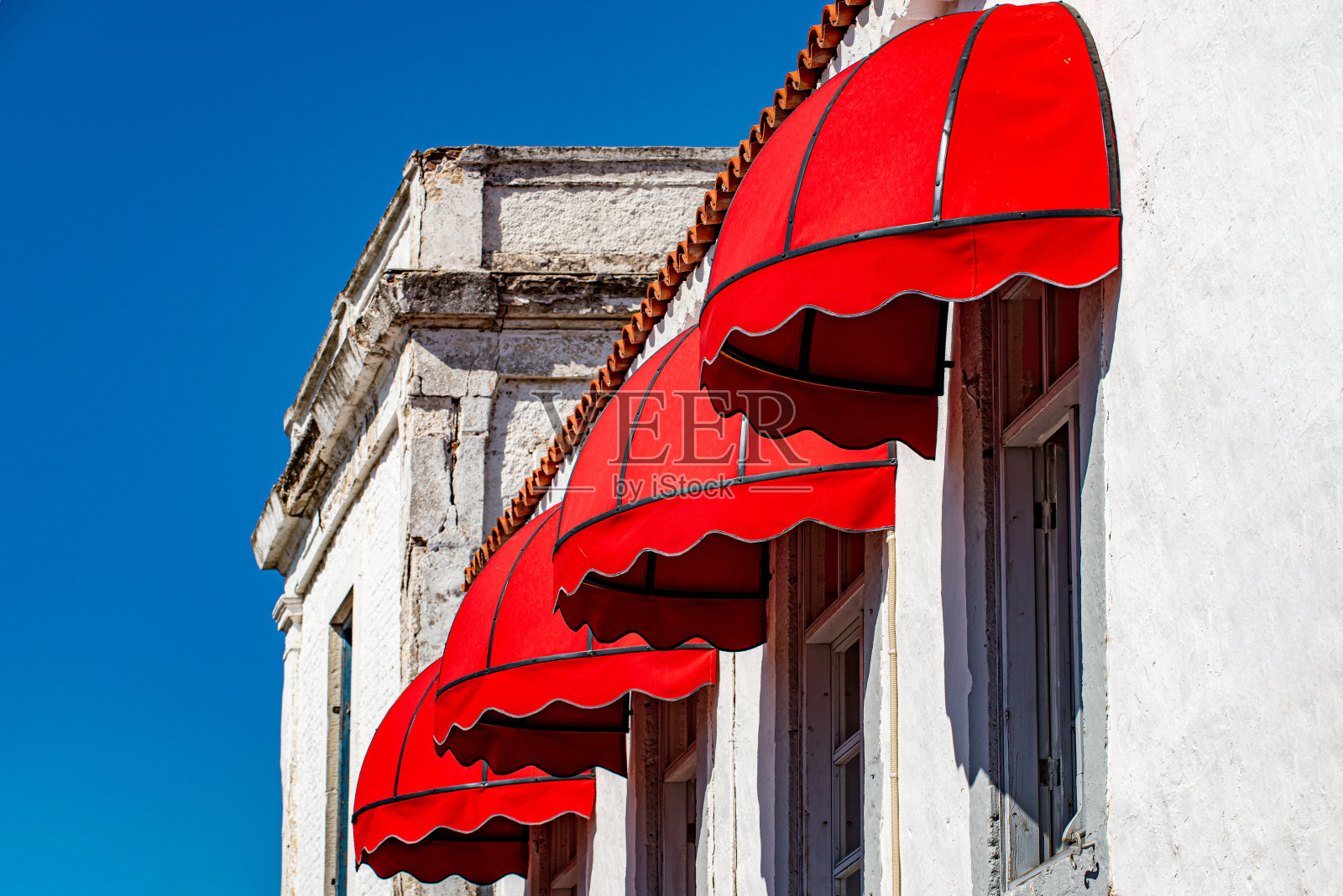 红色遮阳篷照片摄影图片