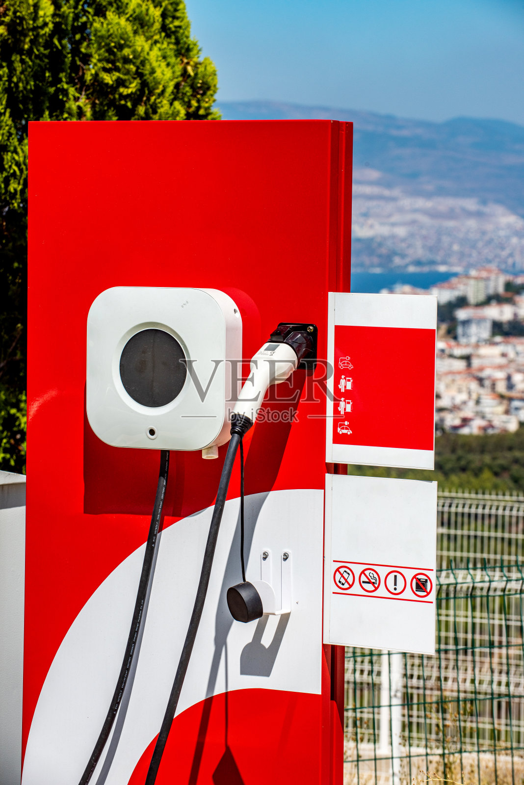 电动汽车充电站照片摄影图片