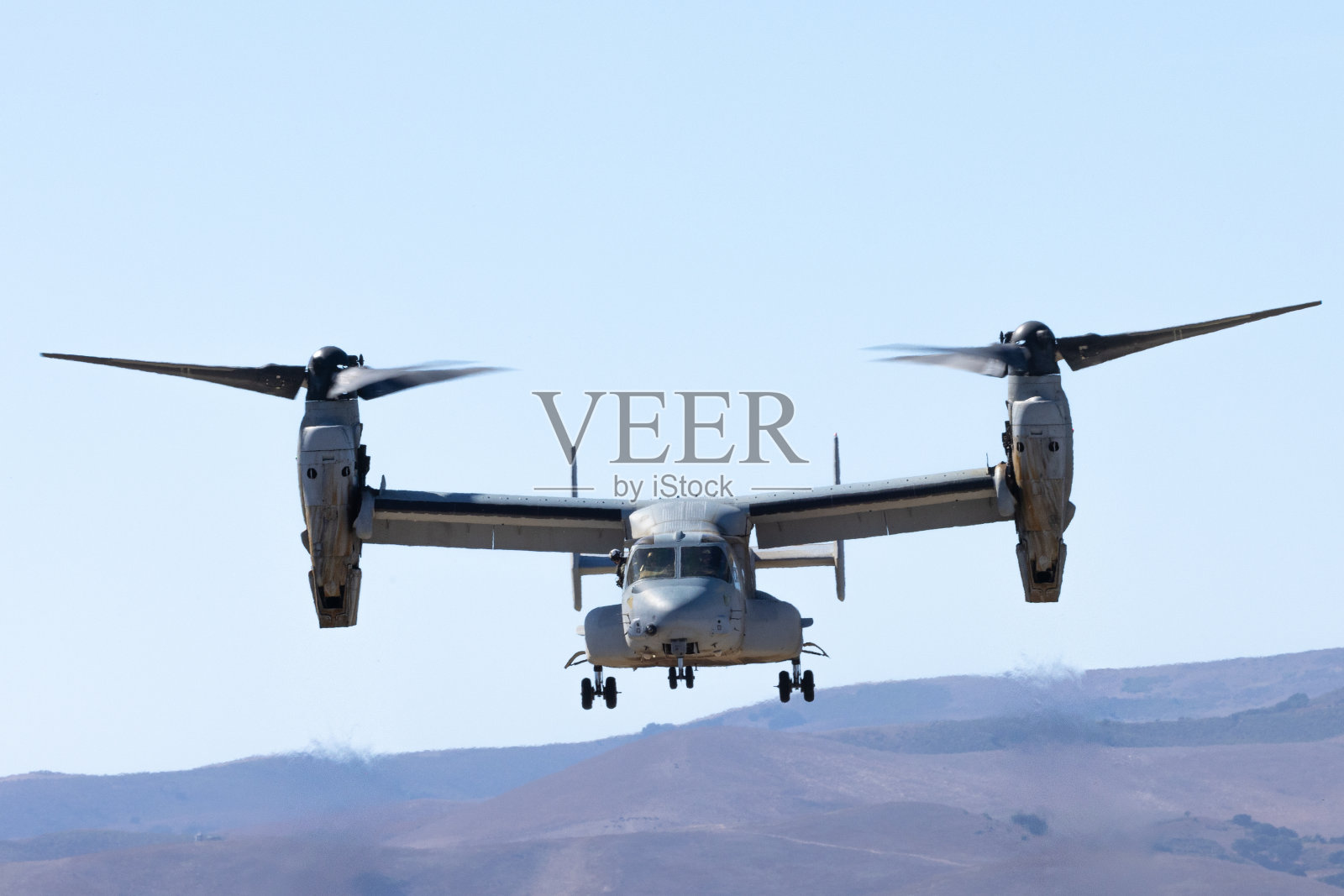 Mv-22鱼鹰在盘旋照片摄影图片