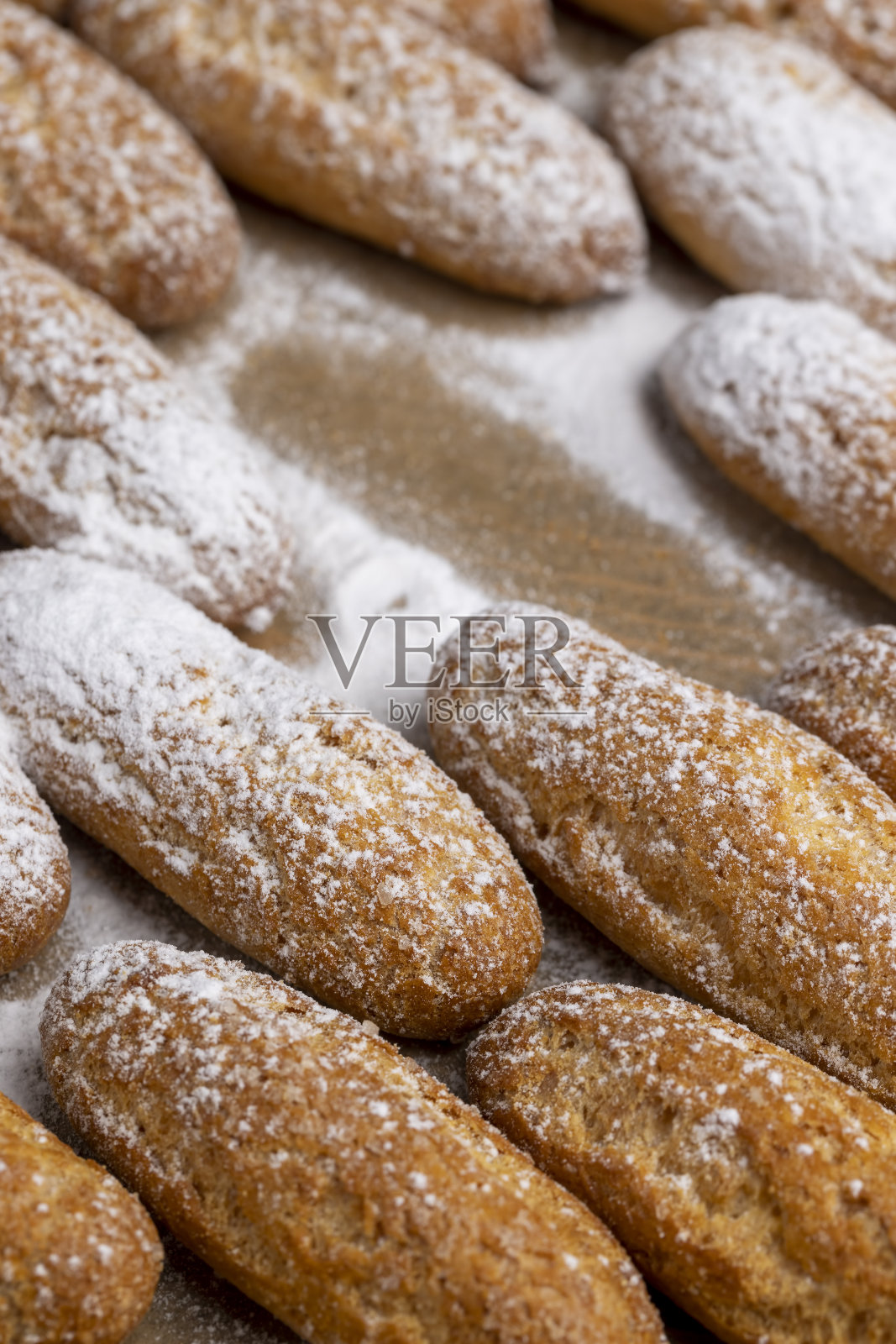 美味的甜饼干,桌上放着糖照片摄影图片