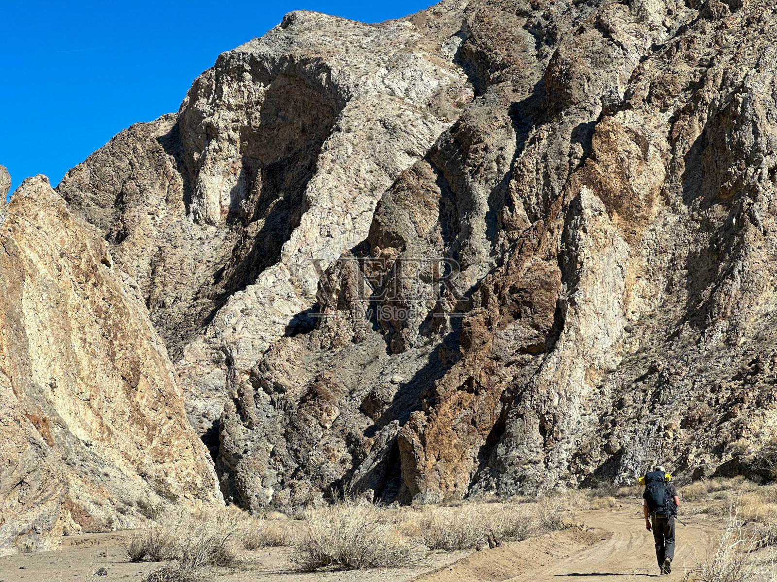 背包客死亡谷照片摄影图片