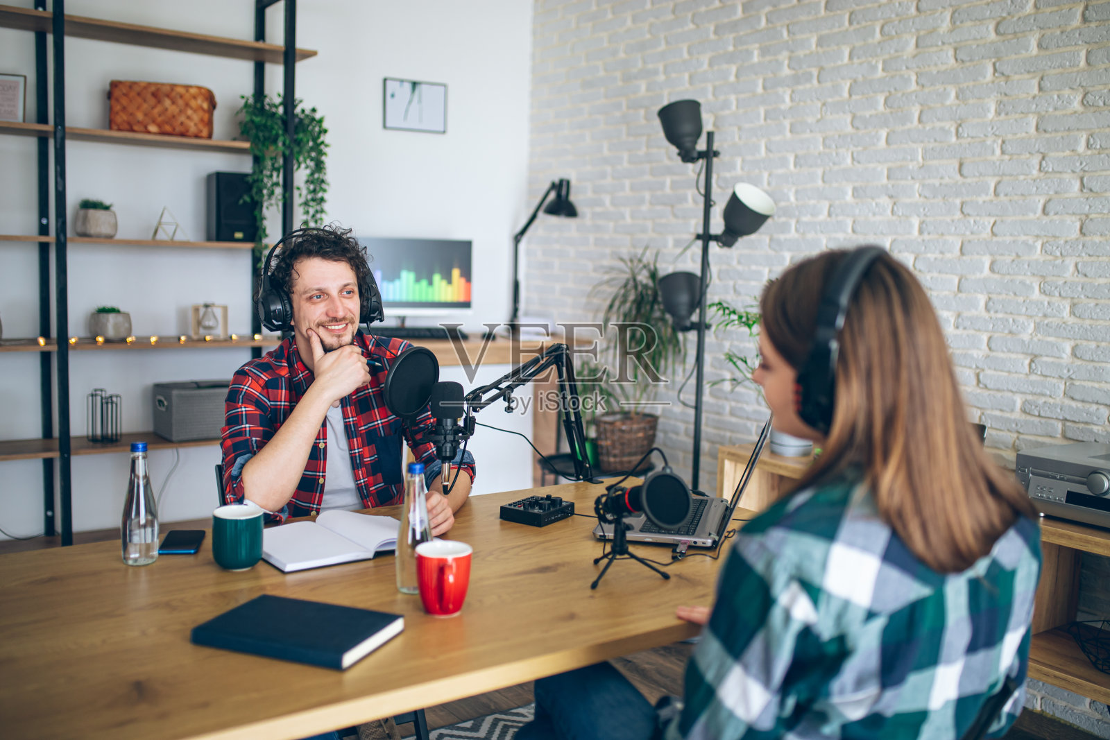 电台采访,播客录音照片摄影图片