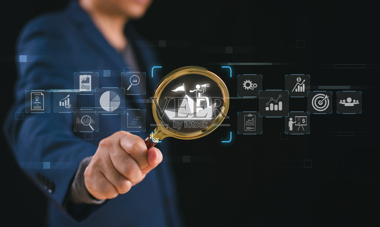 商人领袖拿着双筒望远镜,船上有望远镜。领导机会搜索团队业务战略危机。团队合作的人支持好奇心的目标。愿景理念,成功理念照片摄影图片