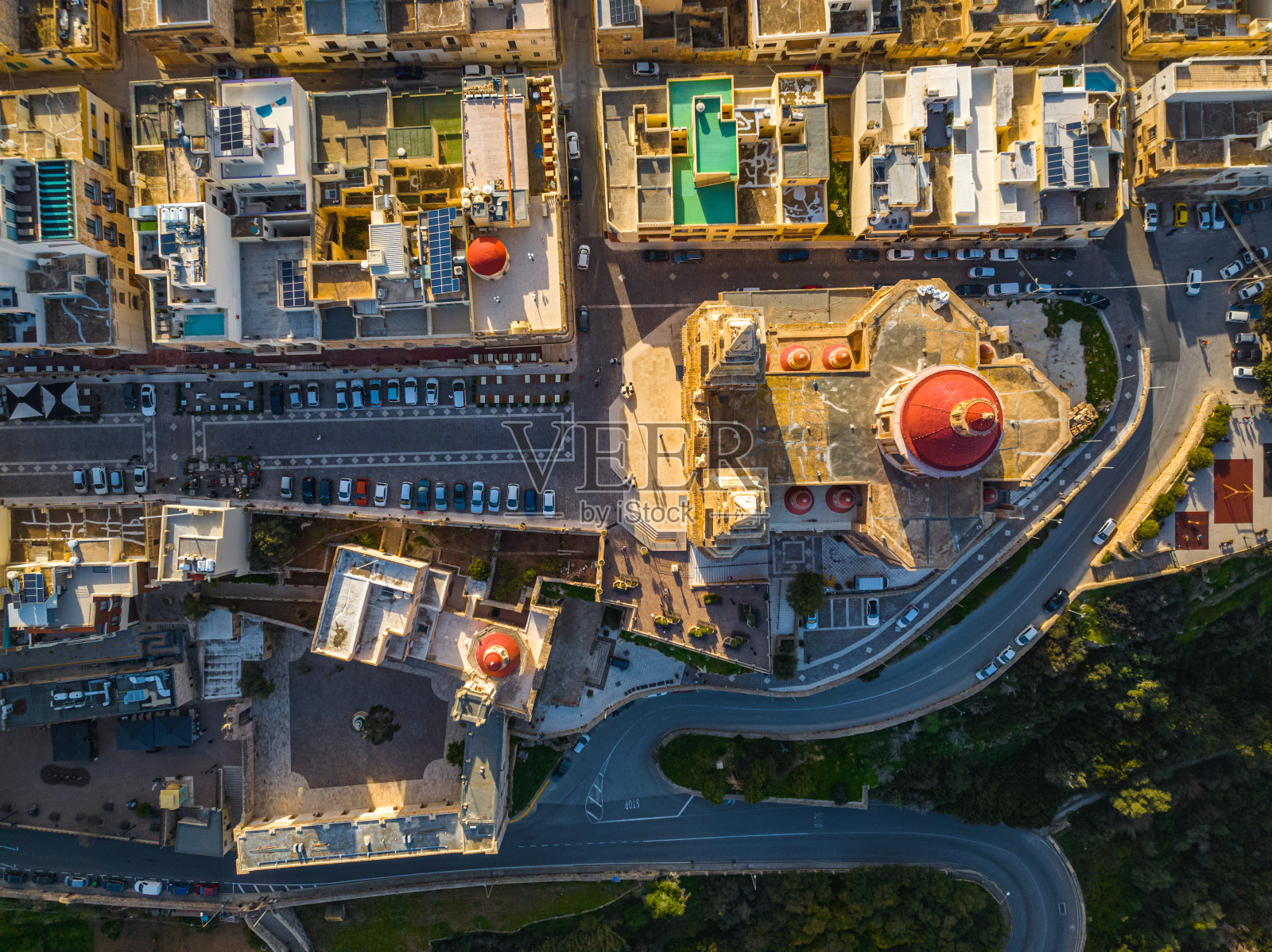 梅利哈市的教区教堂。马耳他岛,鸟瞰图照片摄影图片