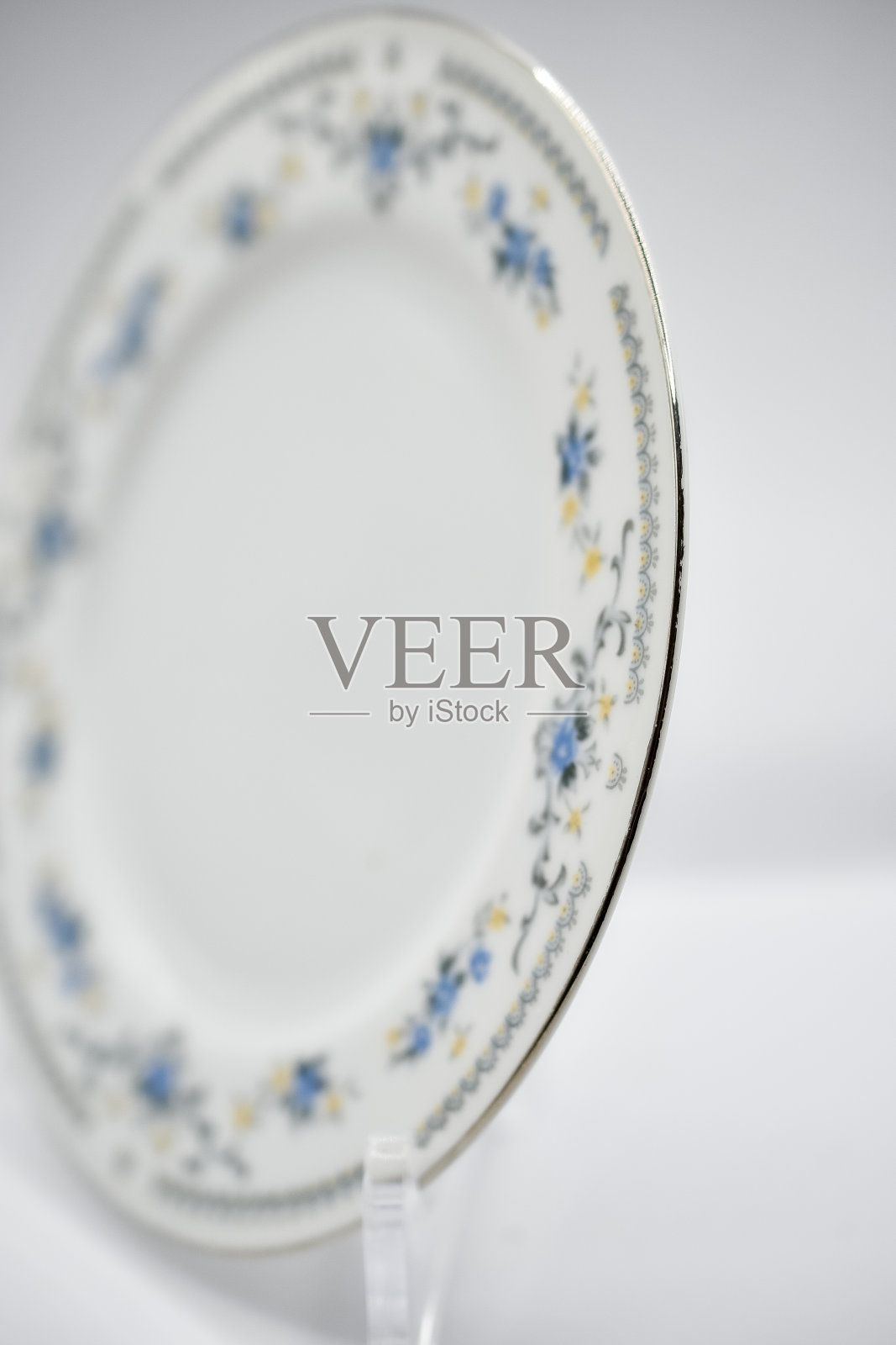 复古陶器套装与花卉图案照片摄影图片