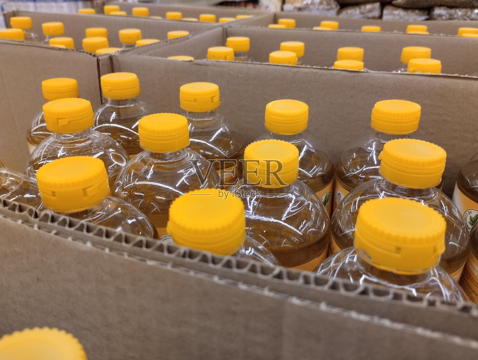 瓶装植物油照片摄影图片