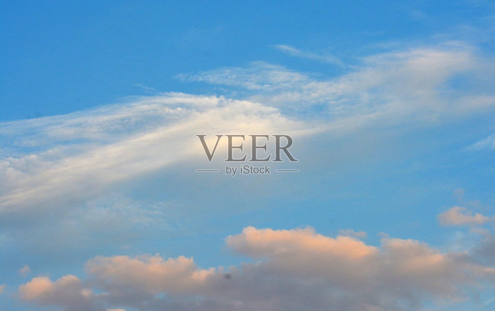 下午蓝天白云的照片照片摄影图片