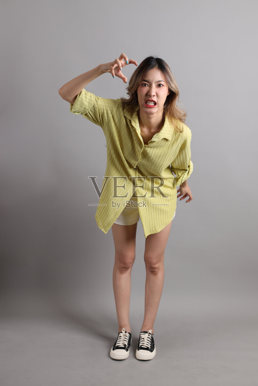 年轻女子照片摄影图片